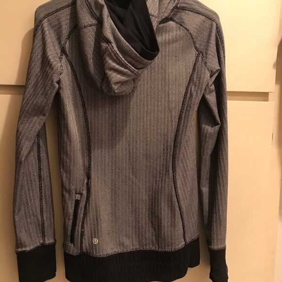 Lululemon Think Fast Hoodie - Picture 3 of 4